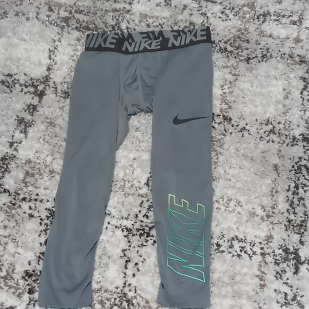 Nike Boys Compression pant sz S